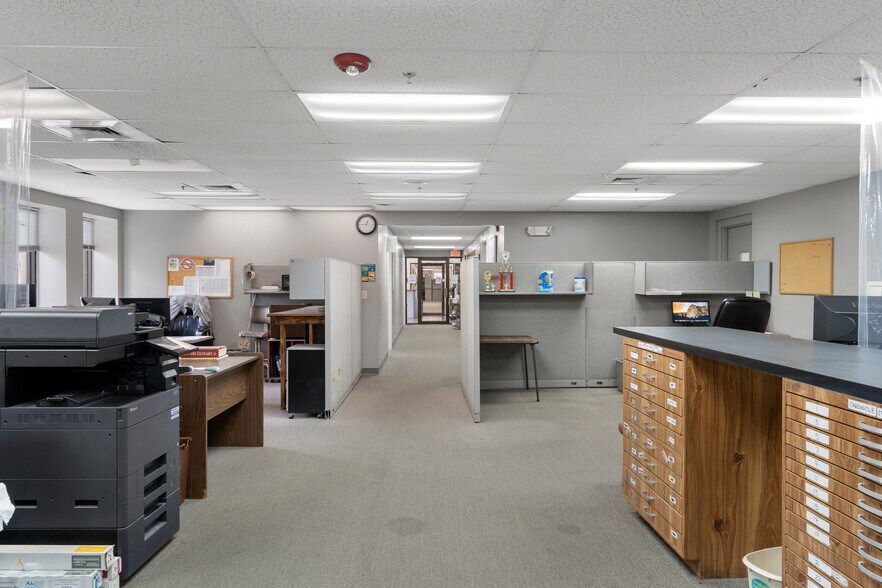 More Photos Of 1624 N Meadowcrest Blvd, Crystal River Manufacturing For Lease