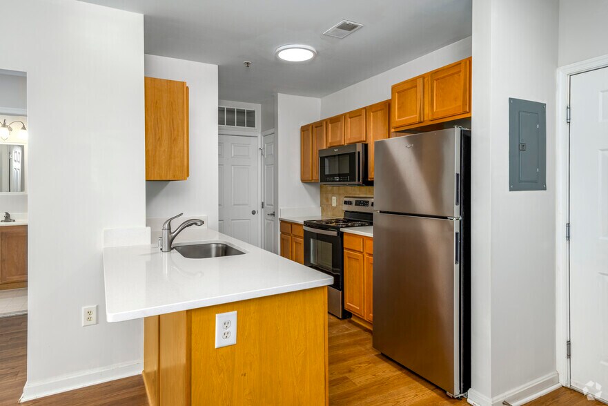 More Photos Of 130 Rollins Ave, Rockville Apartments For Lease