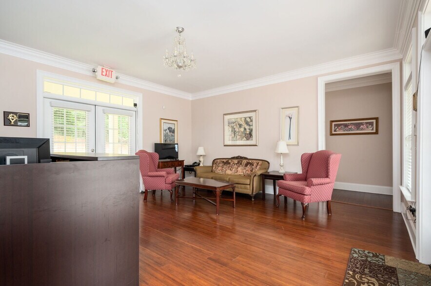 More Photos Of 5102 Covington Hwy, Decatur Medical For Sale
