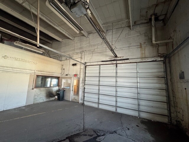 More Photos Of 1543 S Salina St, Syracuse Parking Garage For Sale