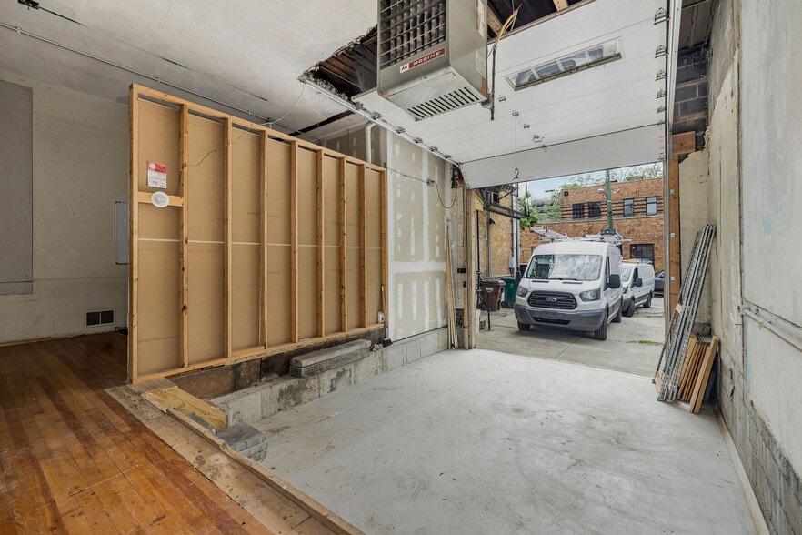 More Photos Of 1708 Logan St, Cincinnati Apartments For Lease