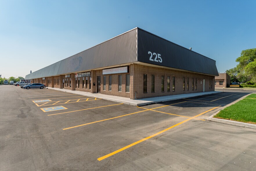 More Photos Of 225 Advance Blvd, Brampton Warehouse For Sale