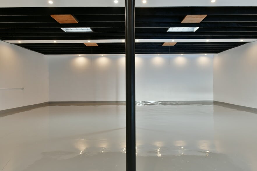 More Photos Of 1448 W Rosecrans Ave, Gardena Warehouse For Sale