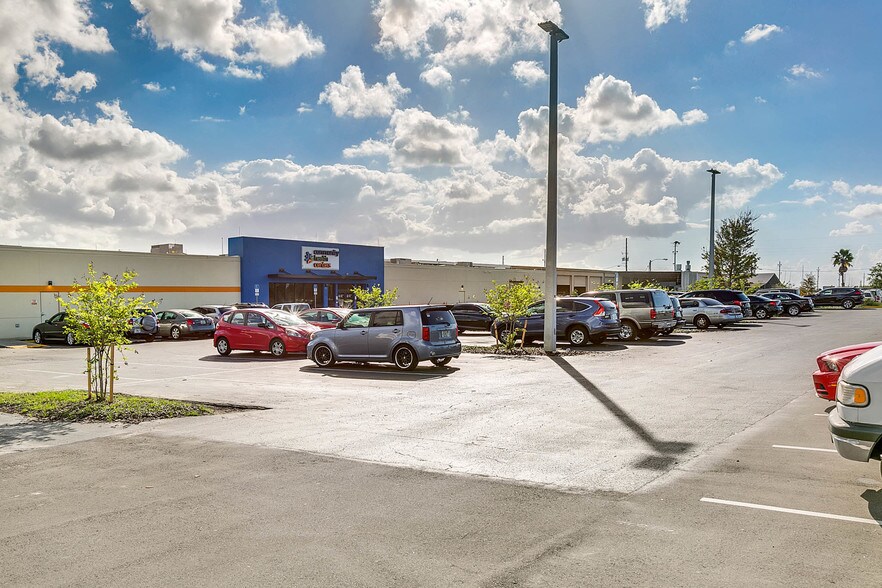 More Photos Of 800-840 Mercy Dr, Orlando Medical For Lease