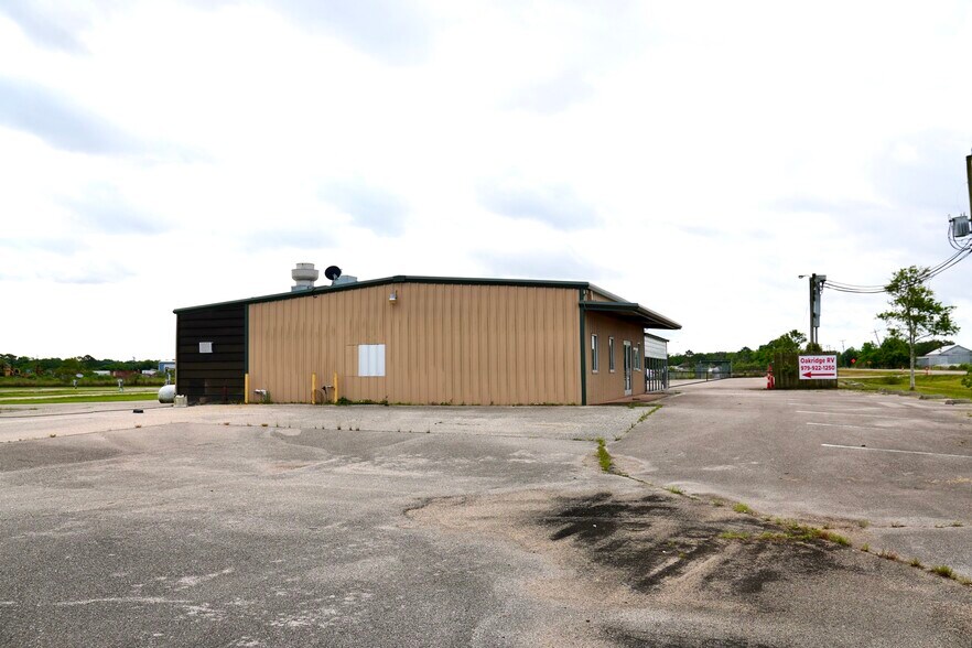 More Photos Of 24313 County Rd 46, Angleton Trailer Camper Park For Sale
