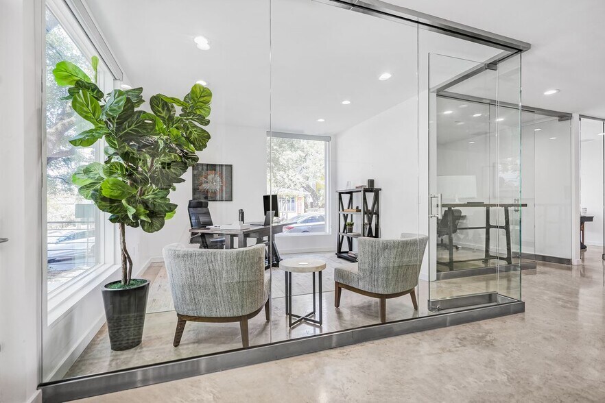 More Photos Of 2208 Lake Austin Blvd, Austin Office Residential For Sale