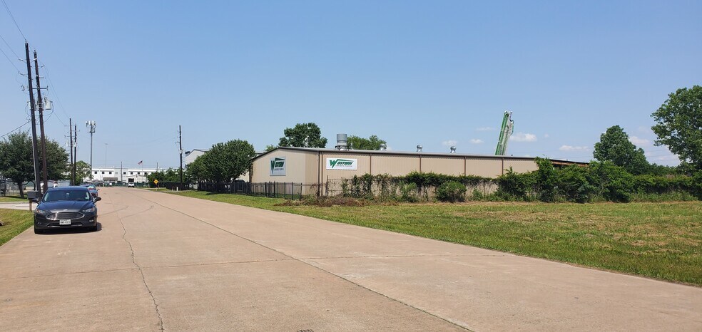 More Photos Of 18702 N Rankin Cir, Houston Land For Sale