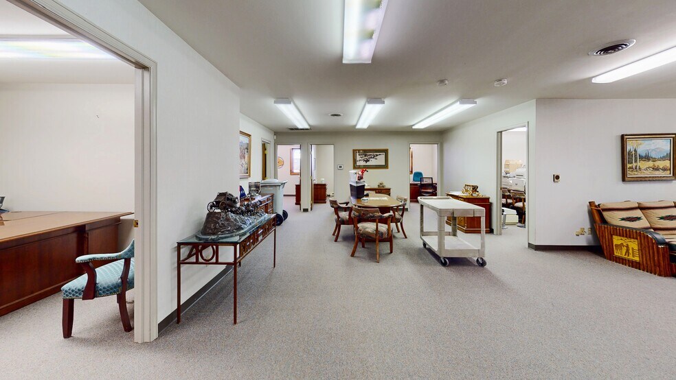 More Photos Of 100 Oak Ave, Eaton Bank For Sale