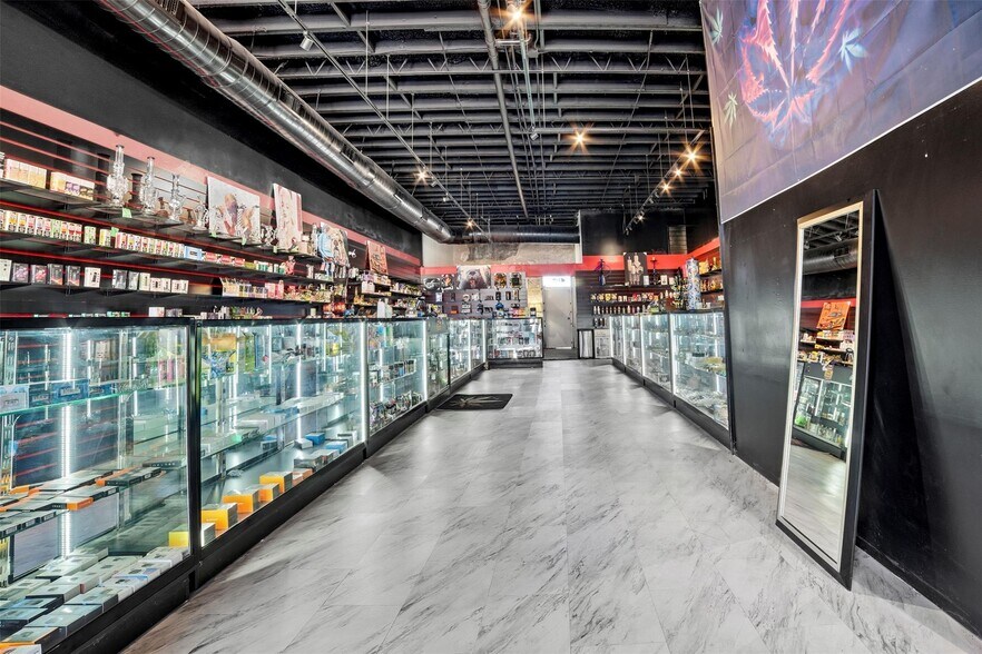 More Photos Of 923 Tx-332-loop, Liberty Hill Storefront Retail Residential For Sale