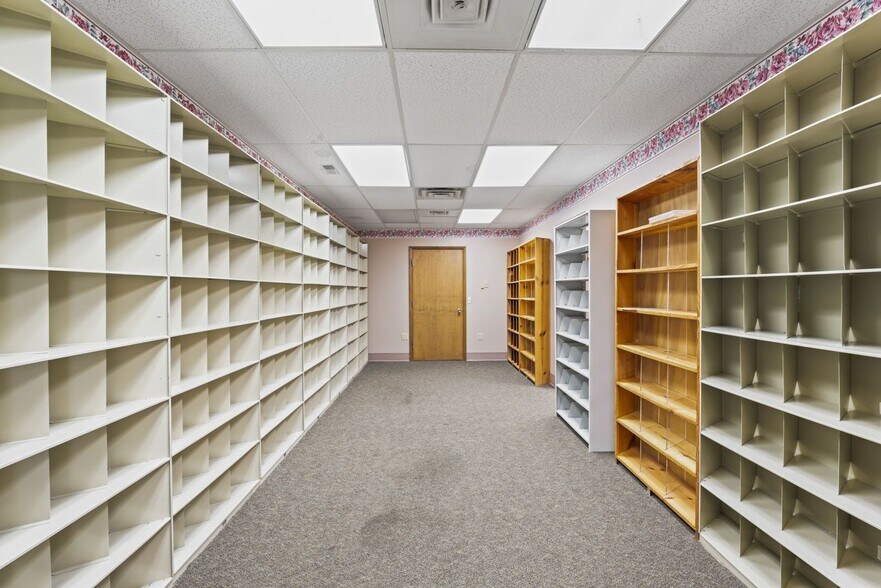 More Photos Of 1515 S 19th St, Elwood Medical For Lease