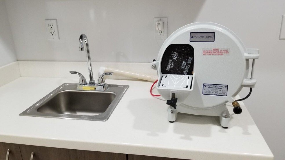 More Photos Of 12022 Inglewood Ave, Hawthorne Medical For Sale