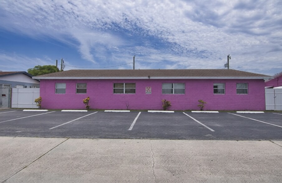 More Photos Of Blue Heron Blvd - 40 Bed Licensed Independent Living Facility, Riviera Beach Healthcare For Sale