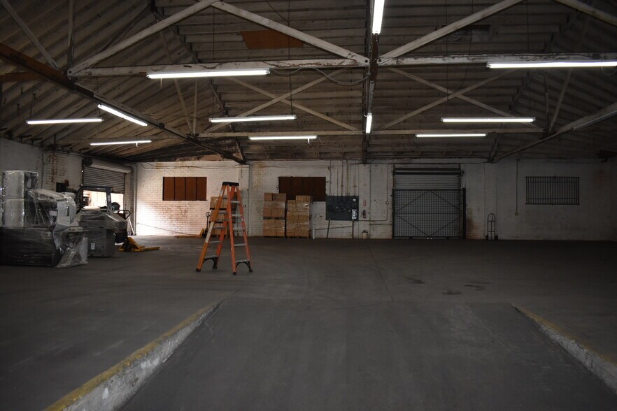 More Photos Of 851 E 60th St, Los Angeles Warehouse For Sale