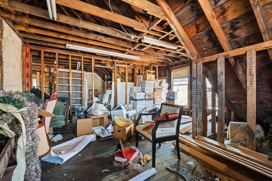 More Photos Of 1337 Virginia St, Charleston Office For Sale