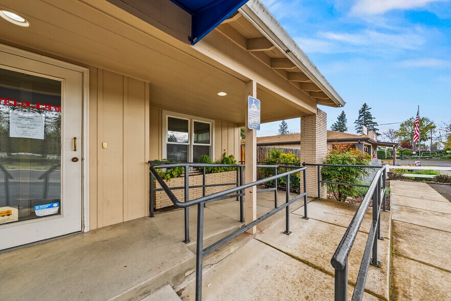 More Photos Of 21990 Highway 62, Shady Cove Healthcare For Sale