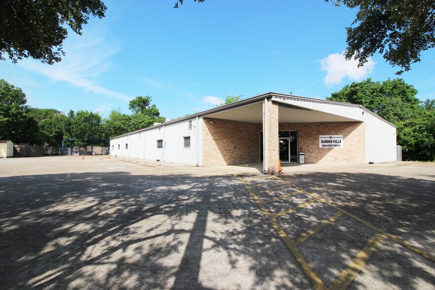 Primary Photo Of 6724 Telephone Rd, Houston Office For Sale