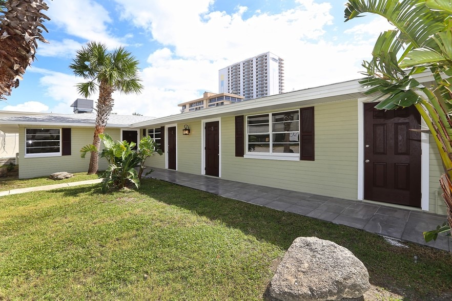 More Photos Of 600 Oakridge Blvd, Daytona Beach Apartments For Sale