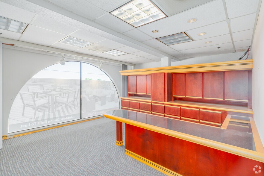 More Photos Of 2320-2340 Auburn Blvd, Sacramento Unknown For Lease