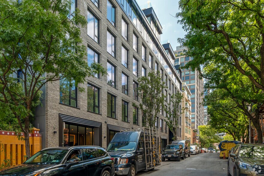 More Photos Of 171 York St, Brooklyn Apartments For Lease