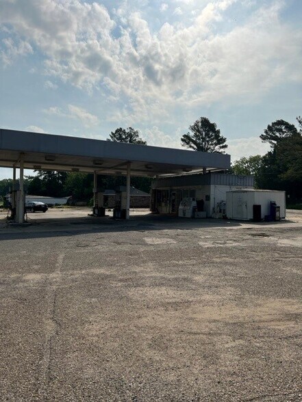 More Photos Of 515 W Madison Ave, Bastrop Convenience Store For Sale