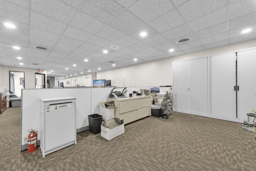 More Photos Of 444-454 E Center St, Marion Office For Sale