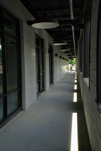 More Photos Of 5367 New Peachtree Rd, Chamblee Loft Creative Space For Lease