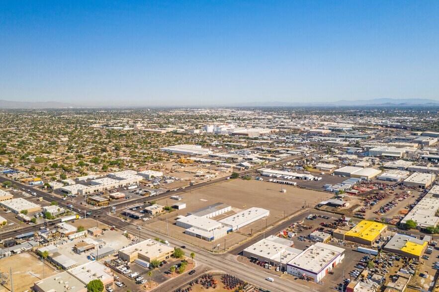 More Photos Of 2600 W McDowell Rd, Phoenix Service For Lease