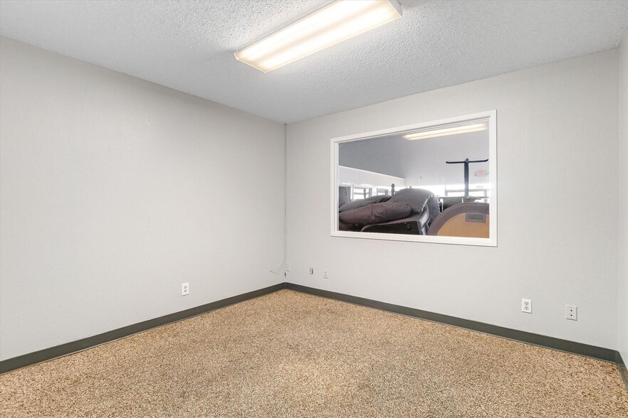 More Photos Of 1608 W Moore Ave, Terrell Auto Dealership For Sale