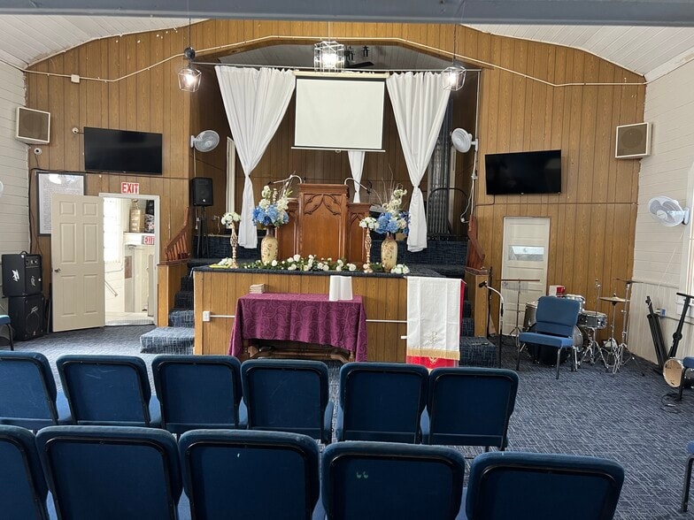 More Photos Of 6600 NW 15th Ave, Miami Religious Facility For Sale