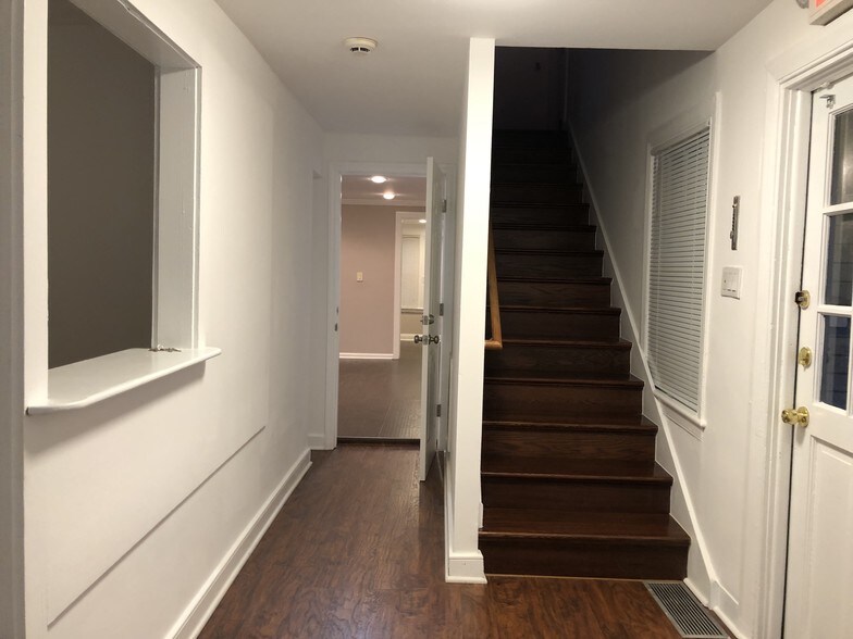 More Photos Of 864 Mapleton Rd, Princeton Office For Sale