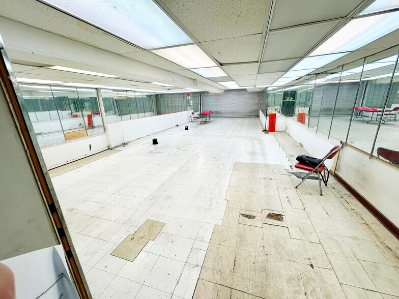 More Photos Of 240 Keefer St, Vancouver Storefront Retail Office For Lease