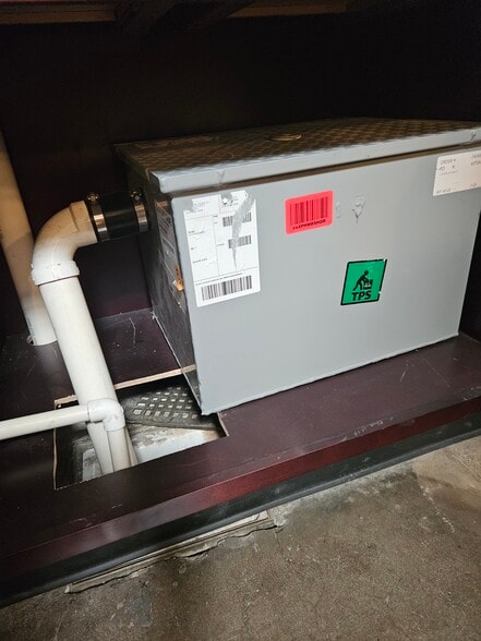 More Photos Of 2606 Fairfield Ave S, Saint Petersburg Light Manufacturing For Lease