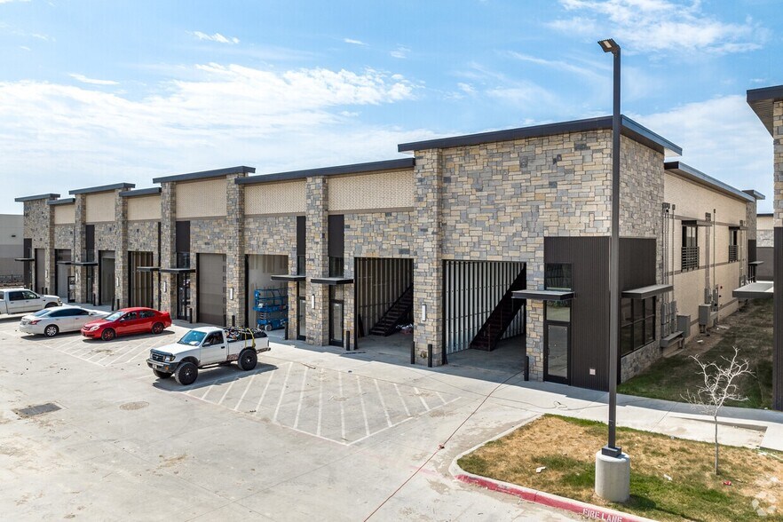 More Photos Of 2601 TX-121, Lewisville Light Distribution For Sale