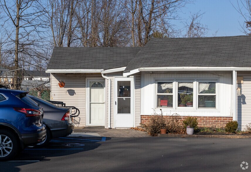 More Photos Of 1290 Route 130, Windsor Hotel For Sale