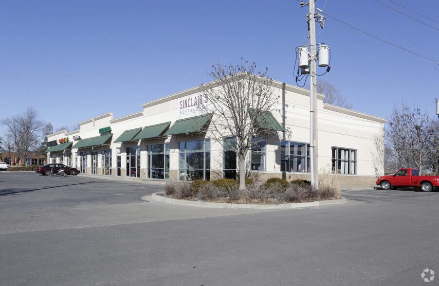 More Photos Of 1402-1422 NW MO-7 Hwy, Blue Springs General Retail For Lease