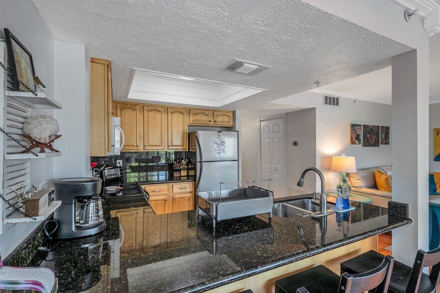 More Photos Of 1809 Gulf Blvd, Indian Rocks Beach Apartments For Sale