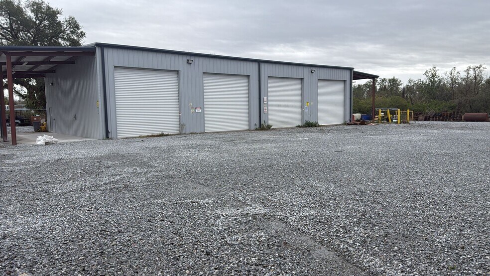 More Photos Of 2909 Sammonds Rd, Plant City Manufacturing For Lease