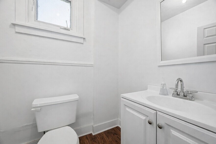 More Photos Of 2404 Saw Mill Run Blvd, Pittsburgh Storefront For Sale