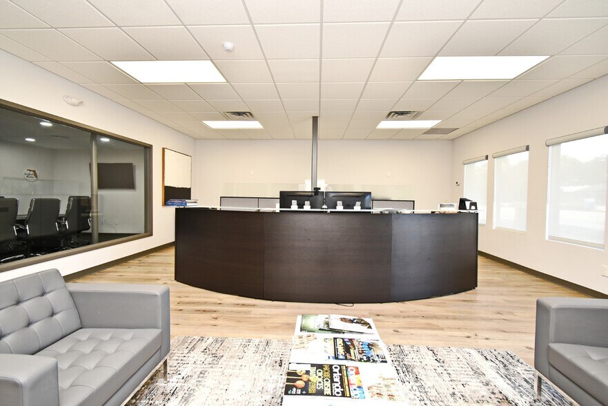 More Photos Of 2575 French Ave, Sanford Loft Creative Space For Sale