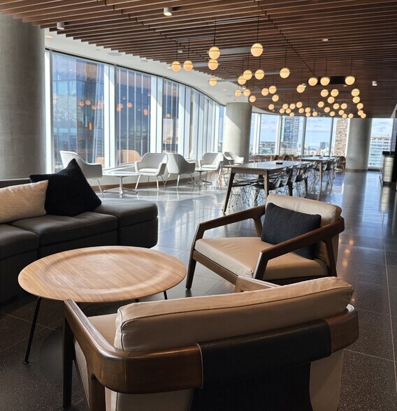 More Photos Of 320 Granville St, Vancouver Office For Sale