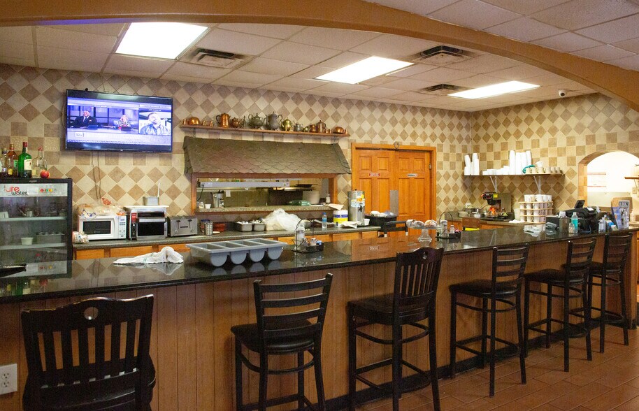 1921 W Bay Dr, Largo, FL 33770 Restaurant For Sale