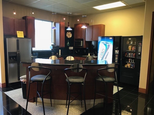 More Photos Of 929 E Esperanza Ave, McAllen Office For Sale