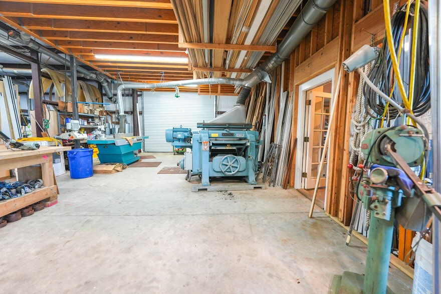 More Photos Of 7800 County Road 24, Fairhope Showroom For Sale