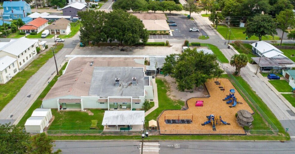 Primary Photo Of 258 SW Columbia Ave, Lake City Daycare Center For Sale