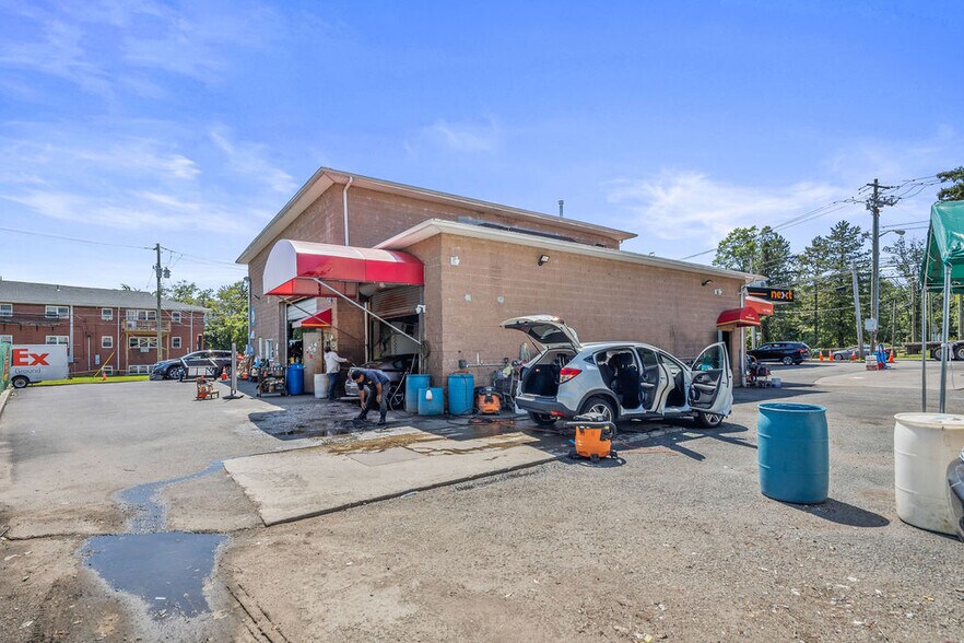 More Photos Of 146 N Main St, Spring Valley Service Station For Sale