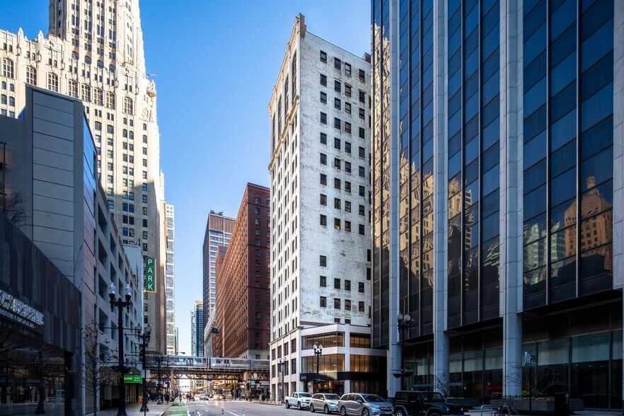 More Photos Of 205 W Randolph St, Chicago Office For Lease