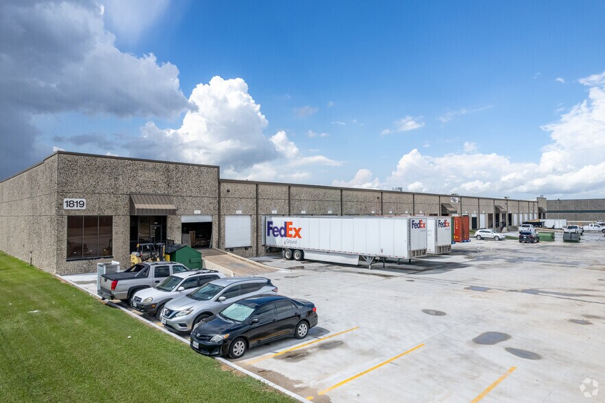 Primary Photo Of 1819 Turning Basin Dr, Houston Warehouse For Lease