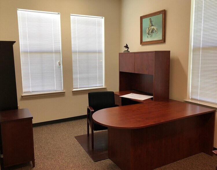 More Photos Of 2201 Doublecreek Dr, Round Rock Medical For Lease