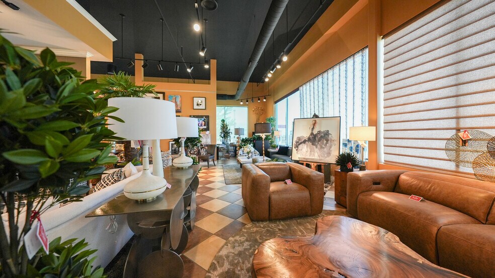 More Photos Of 2265 Bagnell Dam Blvd, Lake Ozark Office For Sale