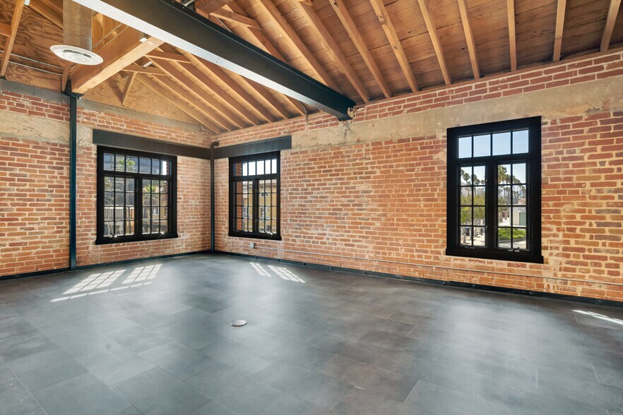 More Photos Of 400-412 Wilshire Blvd, Santa Monica Loft Creative Space For Lease